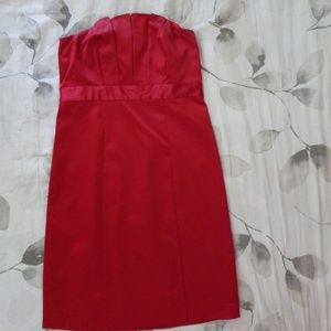 Limited red strapless dress